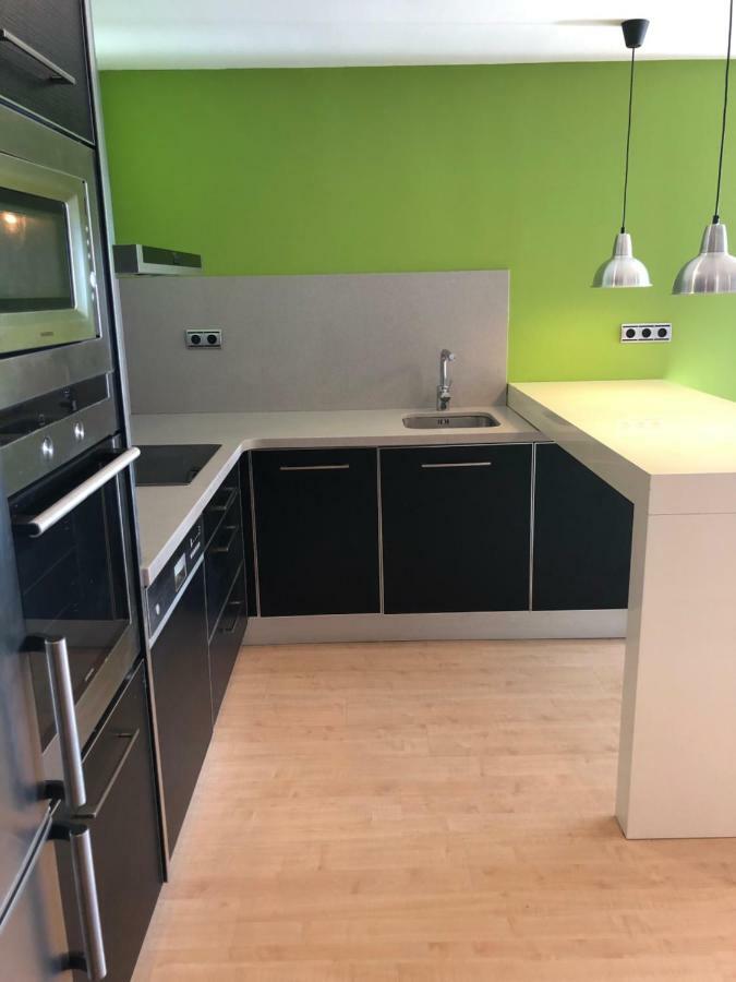 Apartamento Bruselas Салоу Экстерьер фото