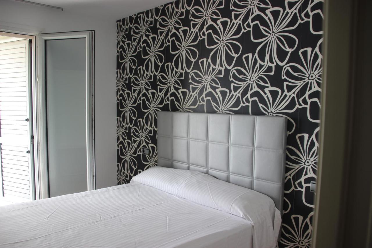 Apartamento Bruselas Салоу Экстерьер фото